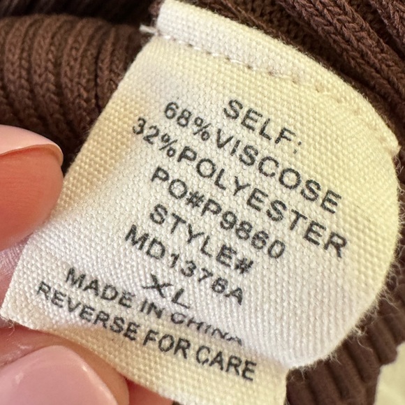 VICI - Wickson Ribbed Midi Sweater Dress - Picture 5 of 5